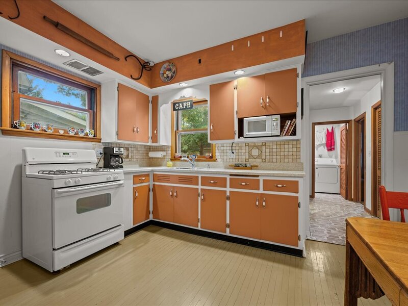 621 Hardin Avenue Aurora IL 60506