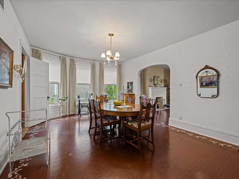 621 Hardin Avenue Aurora IL 60506