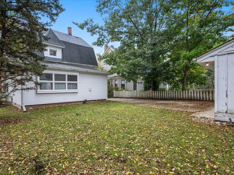 621 Hardin Avenue Aurora IL 60506
