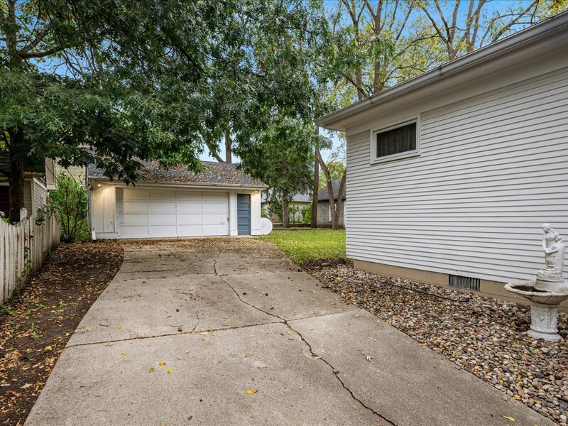 621 Hardin Avenue Aurora IL 60506