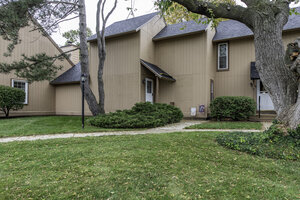 Photo of 5858 Heatherridge Drive Gurnee IL 60031 Unit 5858