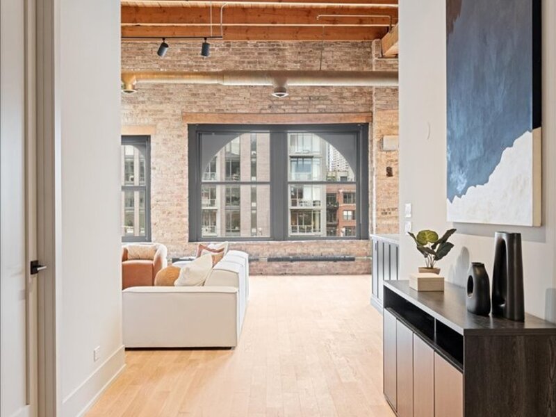 368 W Huron Street Chicago IL 60654