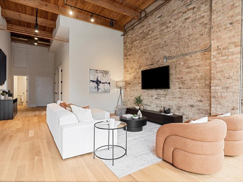 368 W Huron Street Chicago IL 60654