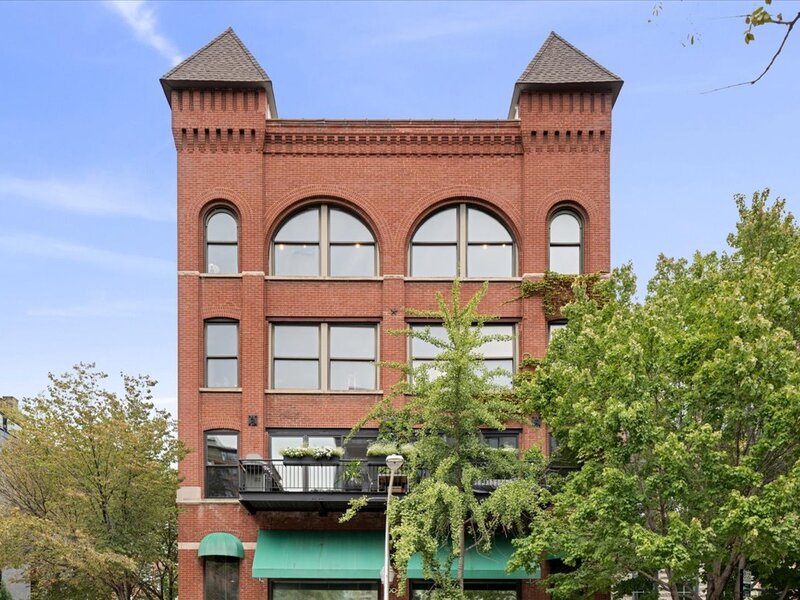 368 W Huron Street Chicago IL 60654