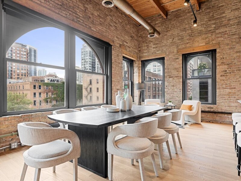 368 W Huron Street Chicago IL 60654