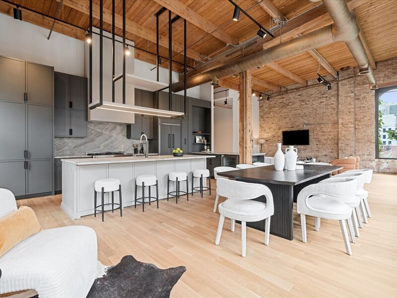 368 W Huron Street Chicago IL 60654