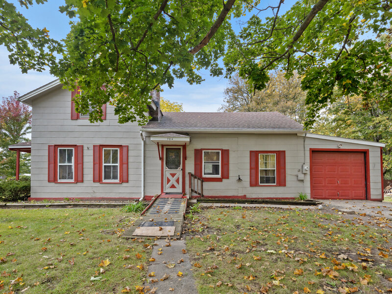 704 W Grant Highway Marengo IL 60152
