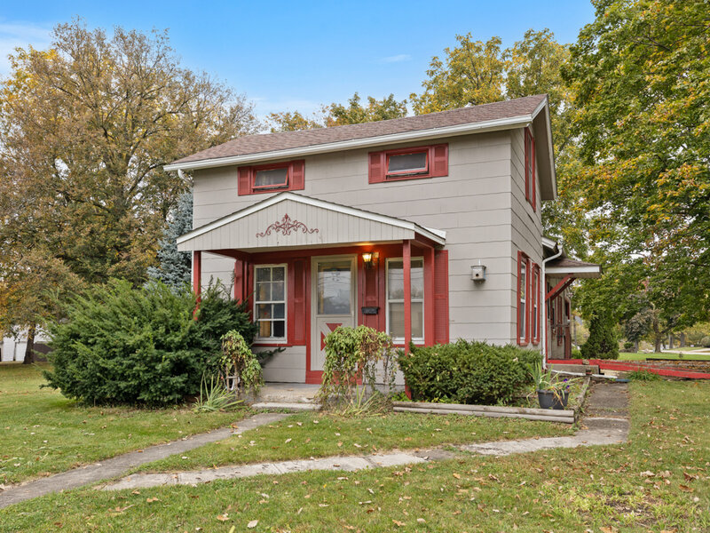 704 W Grant Highway Marengo IL 60152