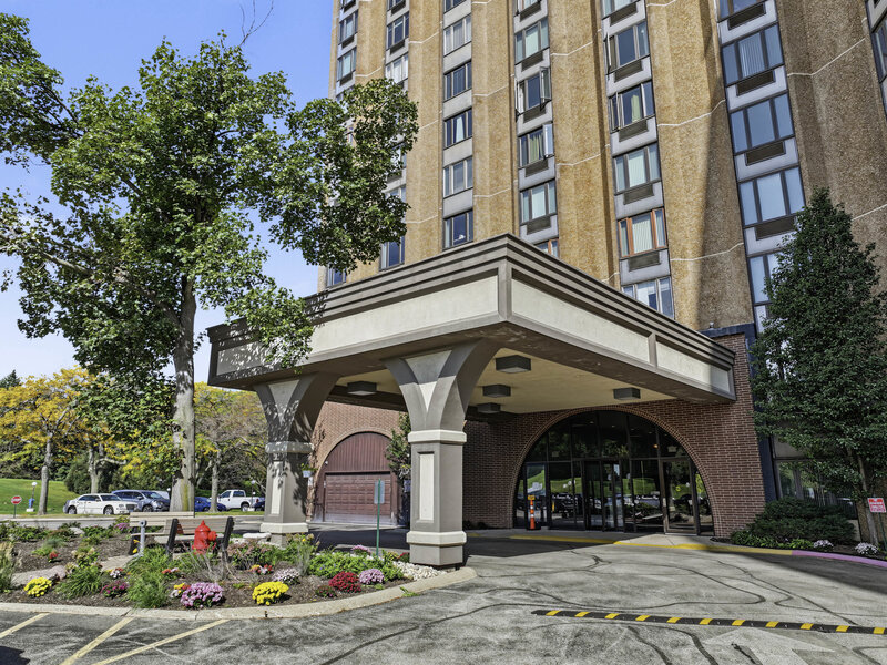 1 Renaissance Place Palatine IL 60067