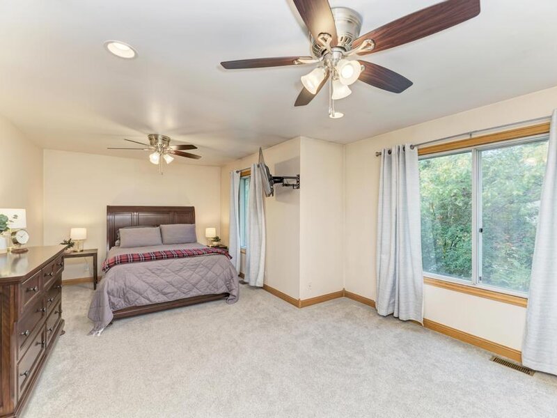 5522 Barclay Court Clarendon Hills IL 60514