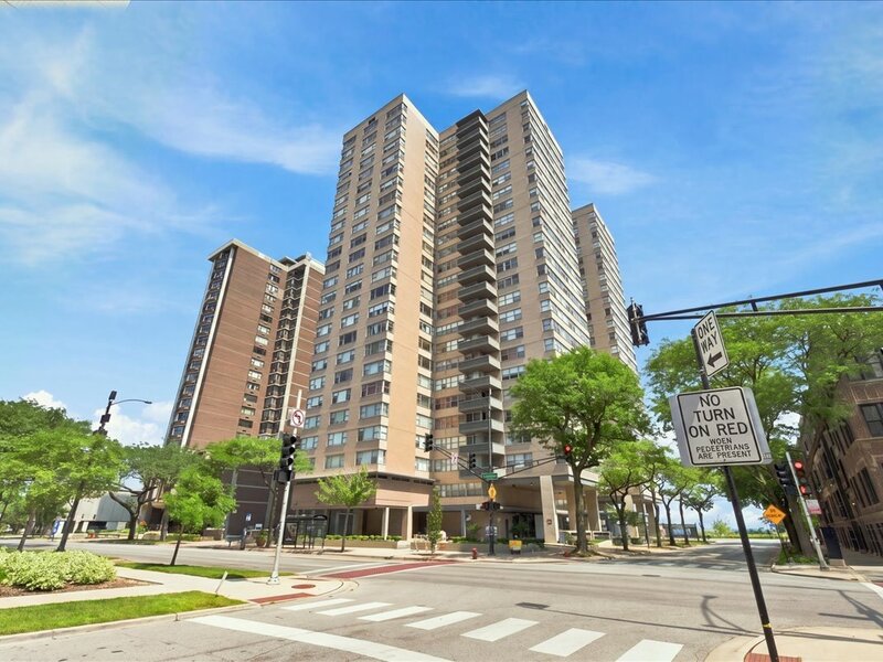 6301 N Sheridan Road Chicago IL 60660