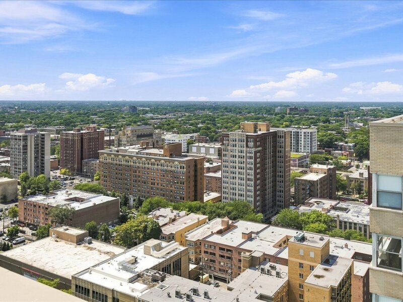 6301 N Sheridan Road Chicago IL 60660
