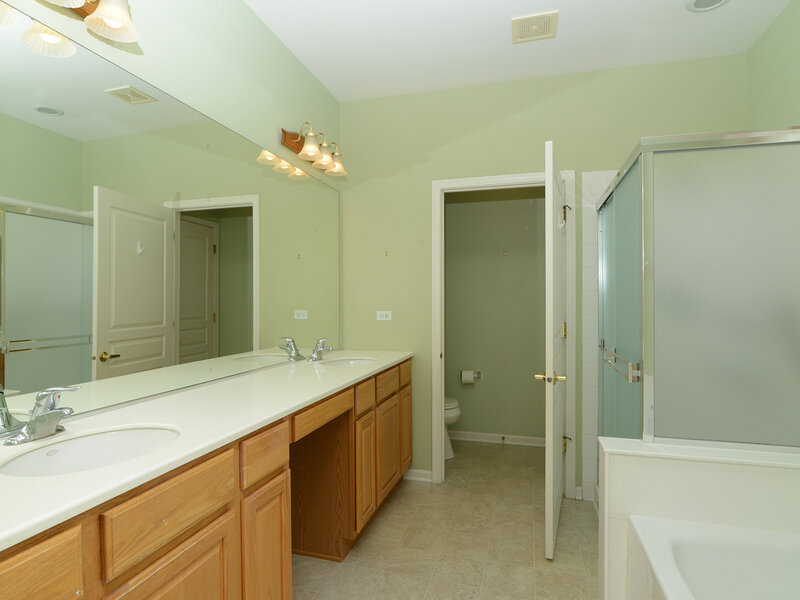 2480 Harvest Valley Elgin IL 60124