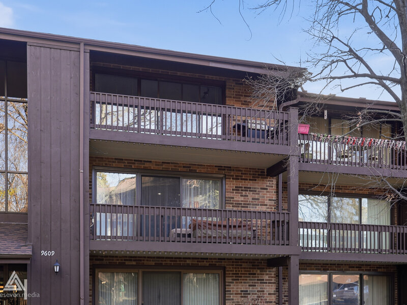 9609 Austin Avenue Oak Lawn IL 60453