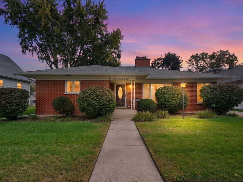 726 S Union Street Aurora IL 60505