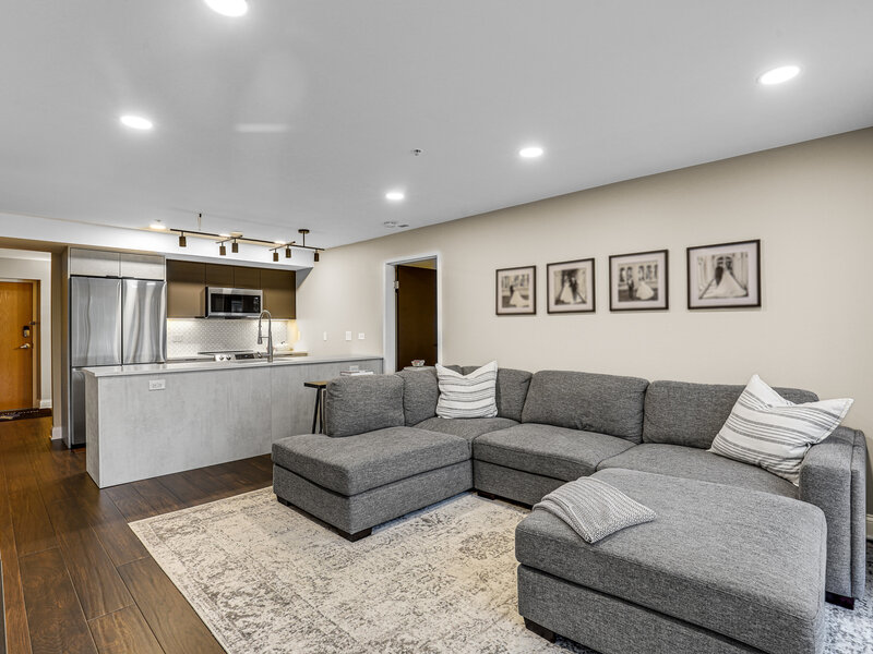 1800 Dewes Street Glenview IL 60025