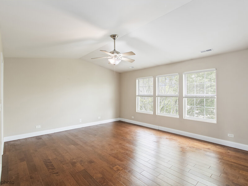 1582 Matthew Drive Algonquin IL 60102