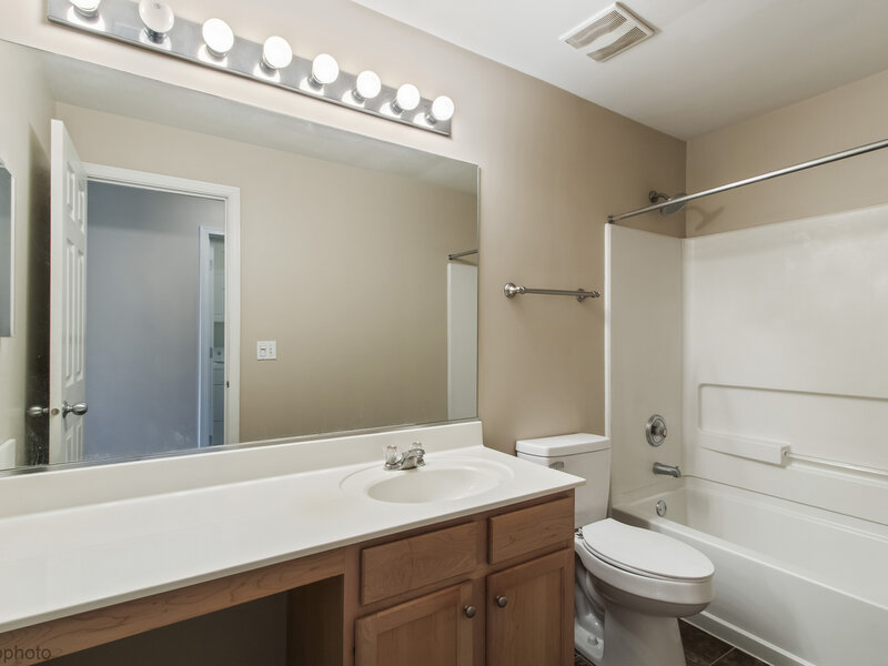 1582 Matthew Drive Algonquin IL 60102