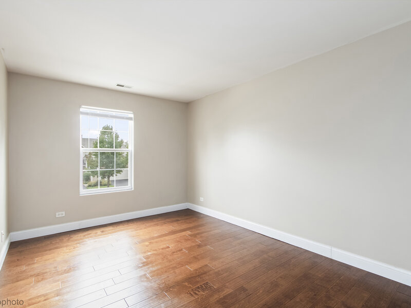 1582 Matthew Drive Algonquin IL 60102
