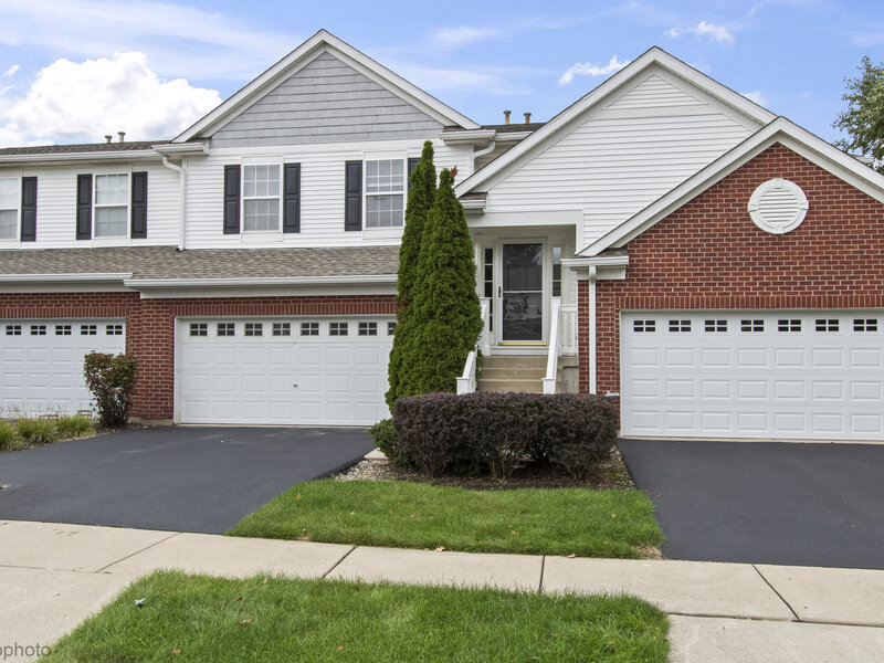 1582 Matthew Drive Algonquin IL 60102