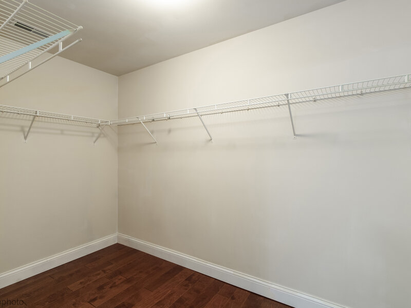 1582 Matthew Drive Algonquin IL 60102