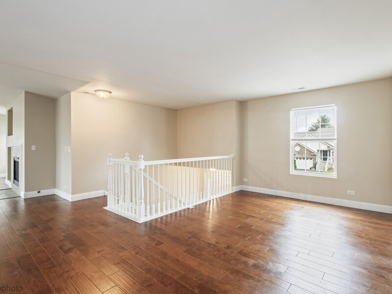 1582 Matthew Drive Algonquin IL 60102