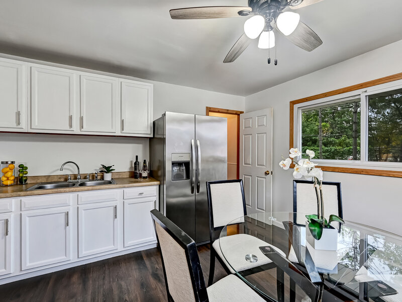 15548 Elm Street South Holland IL 60473