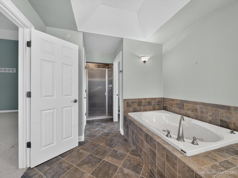 790 Parkview Court Glen Ellyn IL 60137