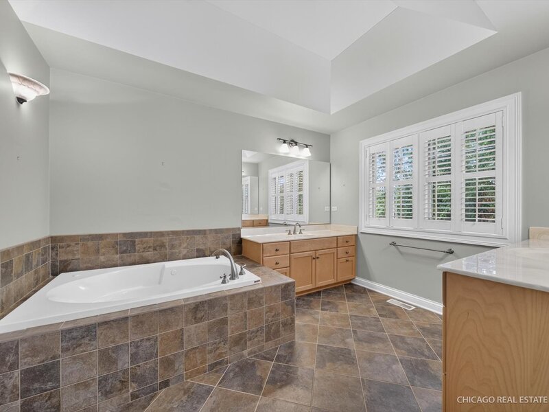 790 Parkview Court Glen Ellyn IL 60137