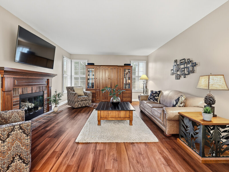 1 Fernwood Court Algonquin IL 60102