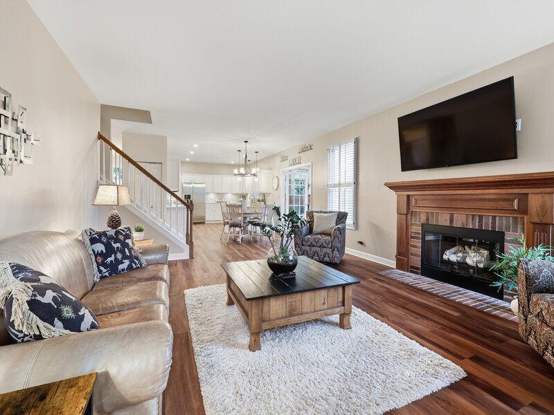 1 Fernwood Court Algonquin IL 60102