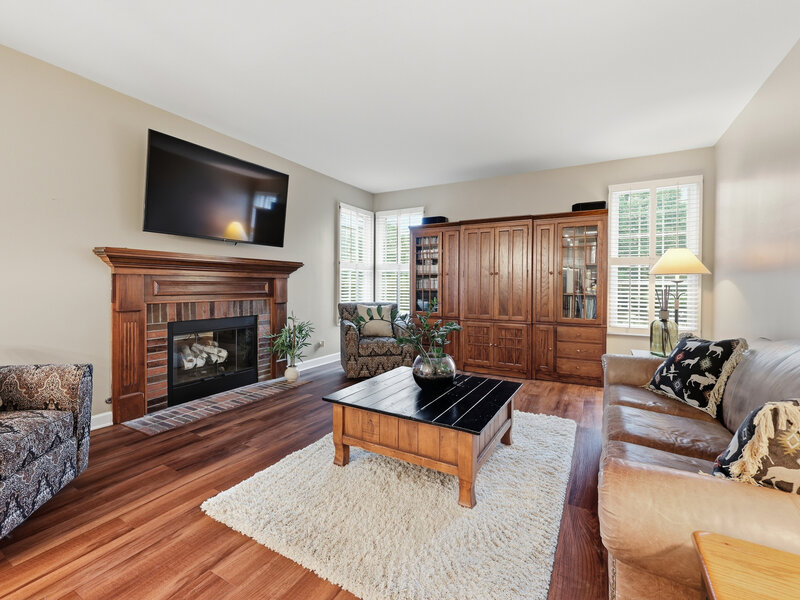 1 Fernwood Court Algonquin IL 60102