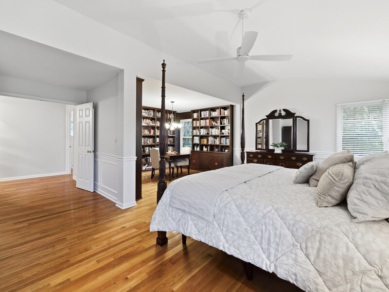 1 Fernwood Court Algonquin IL 60102