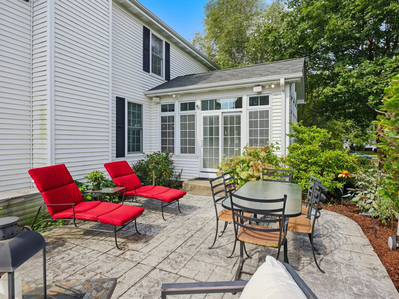 1 Fernwood Court Algonquin IL 60102