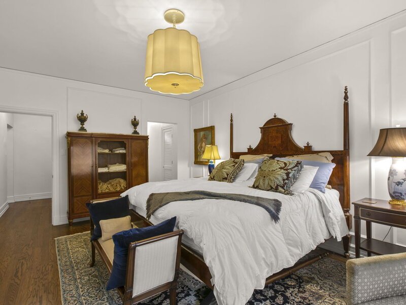 222 E Chestnut Street Chicago IL 60611
