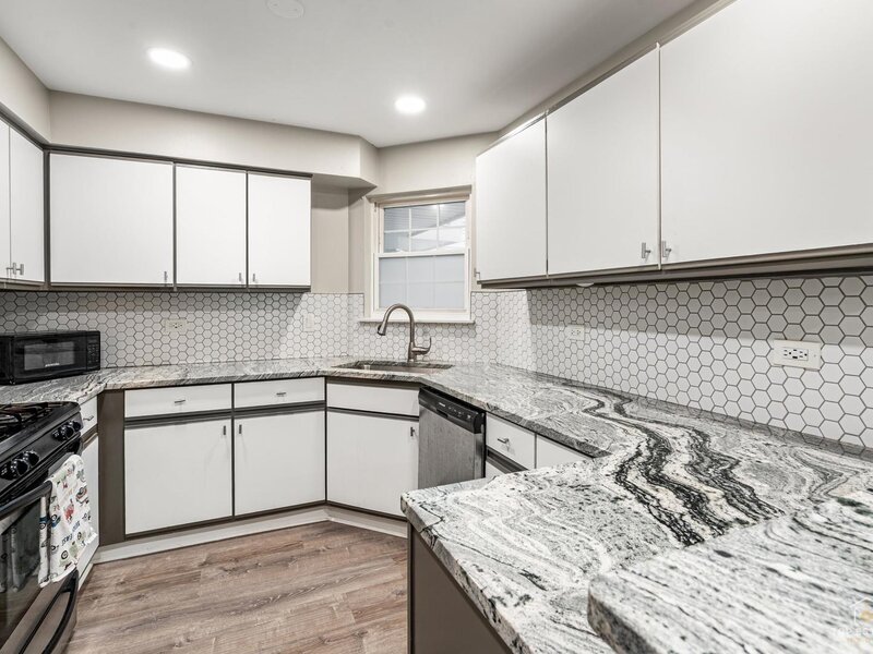 1028 Rockport Drive Carol Stream IL 60188