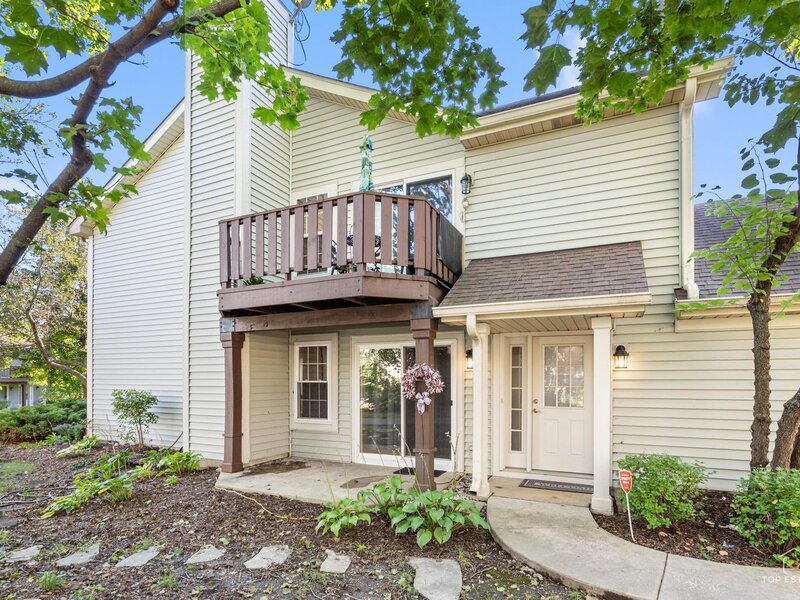 1028 Rockport Drive Carol Stream IL 60188