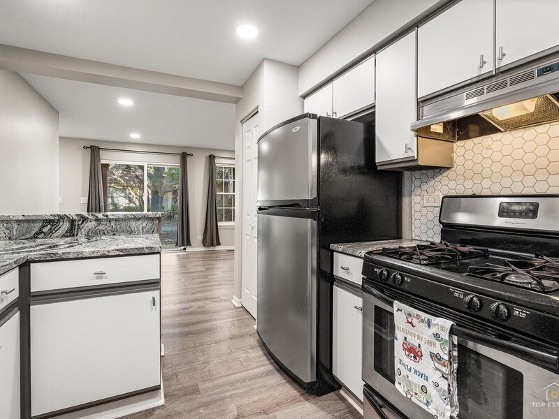 1028 Rockport Drive Carol Stream IL 60188