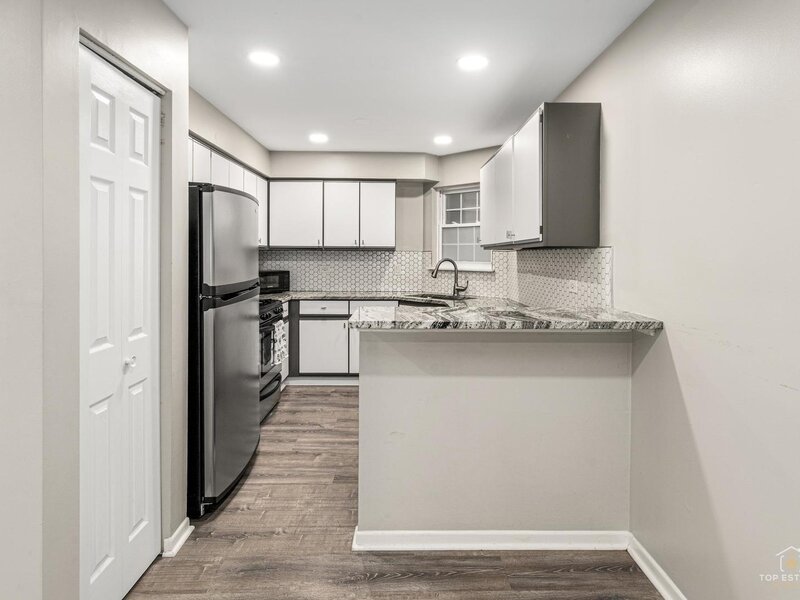 1028 Rockport Drive Carol Stream IL 60188