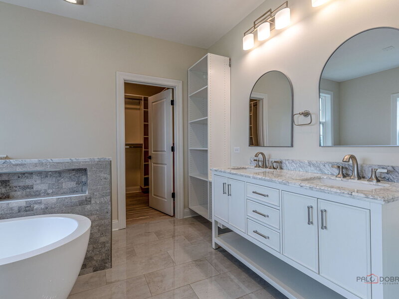 809 Lakeview Drive Round Lake IL 60073