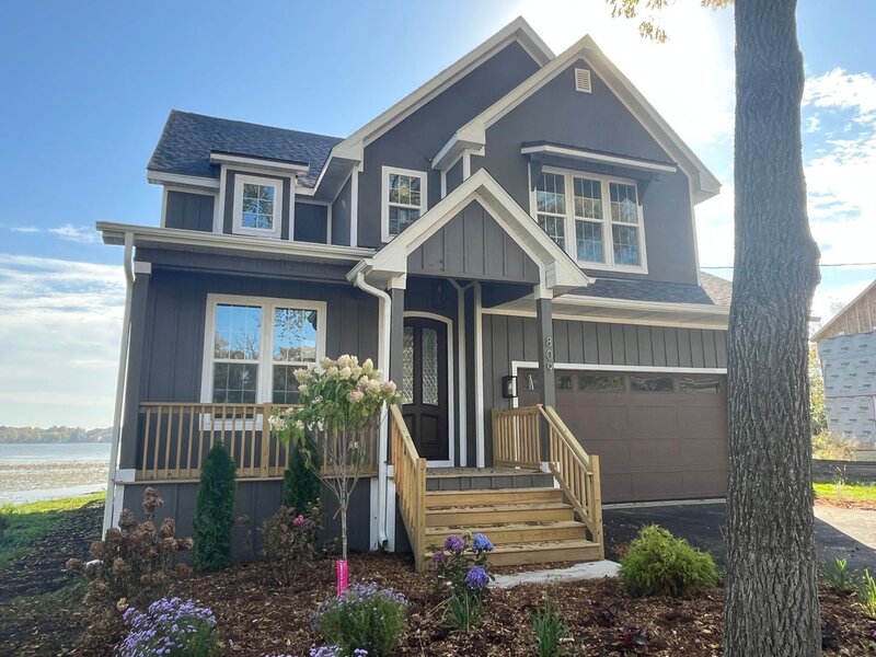 809 Lakeview Drive Round Lake IL 60073