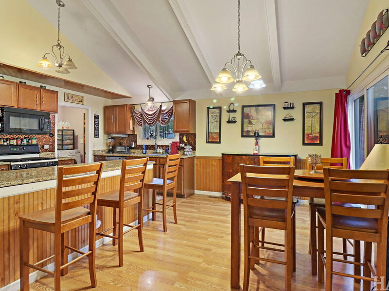 214 Augusta Drive Mchenry IL 60050