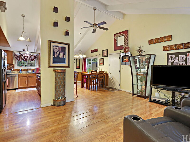 214 Augusta Drive Mchenry IL 60050