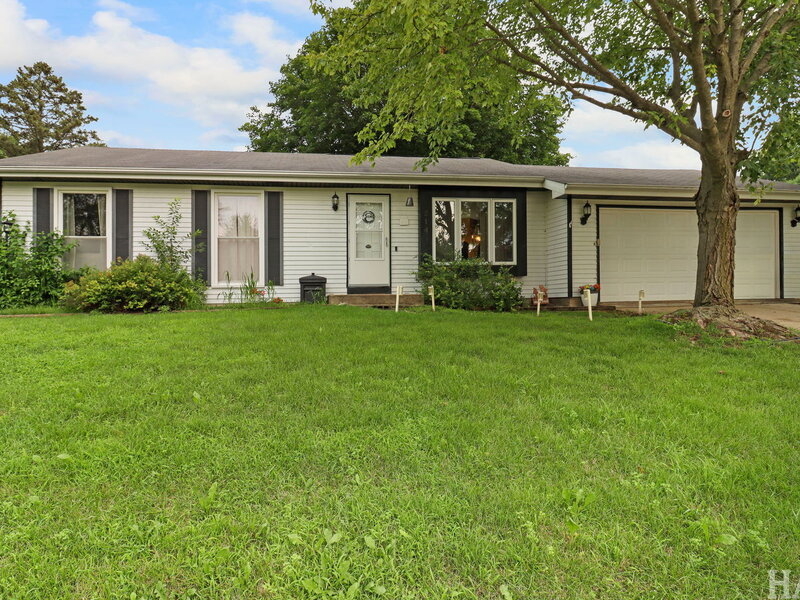 214 Augusta Drive Mchenry IL 60050