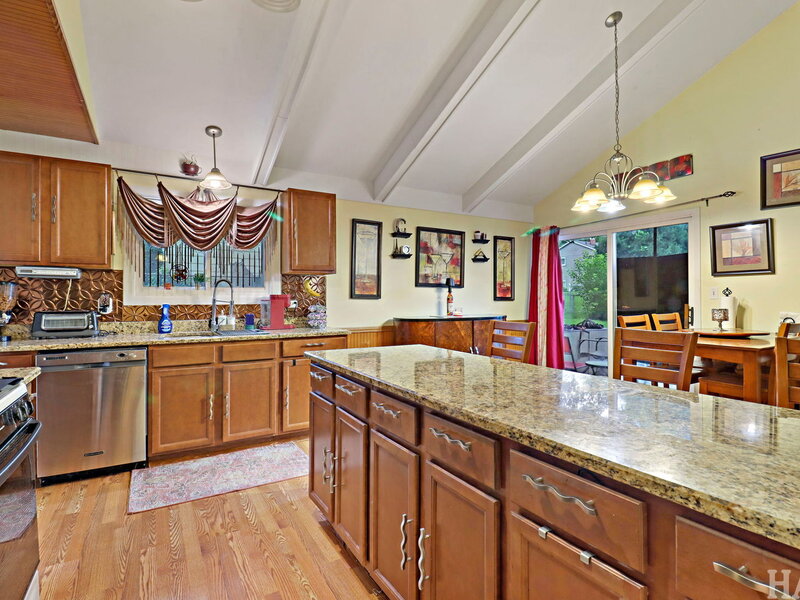 214 Augusta Drive Mchenry IL 60050