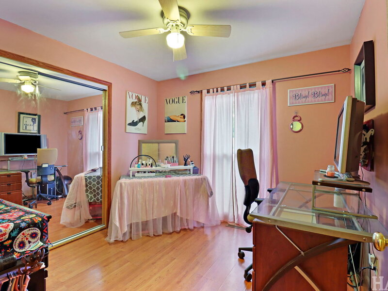 214 Augusta Drive Mchenry IL 60050