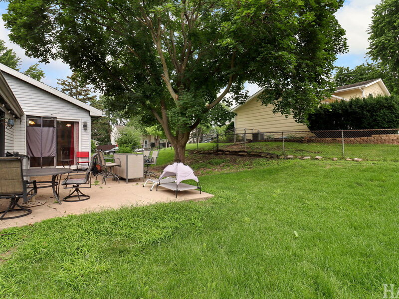214 Augusta Drive Mchenry IL 60050