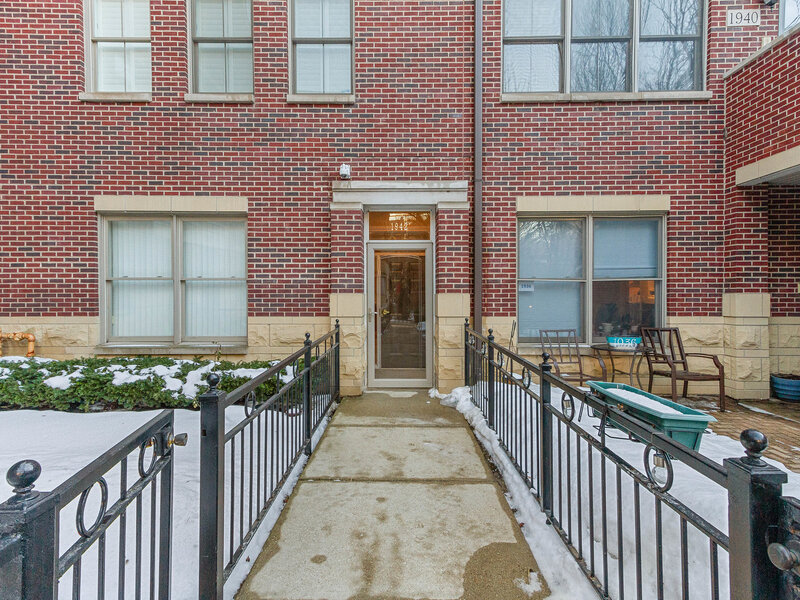 1942 S Prairie Street Chicago IL 60616