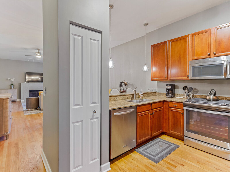 1942 S Prairie Street Chicago IL 60616