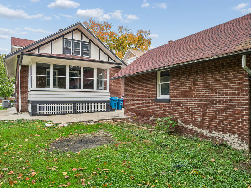 615 Gates Avenue Aurora IL 60505
